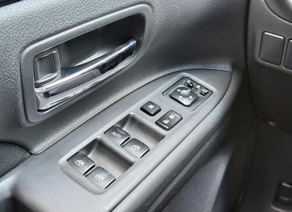 Mitsubishi Outlander, III Рестайлинг 2 2.4 CVT (167 л.с.) 4WD