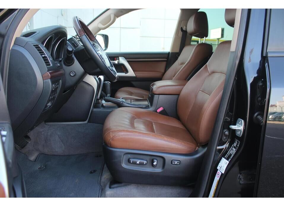 Toyota Land Cruiser, 200 Series Рестайлинг 1 4.5d AT (235 л.с.) 4WD