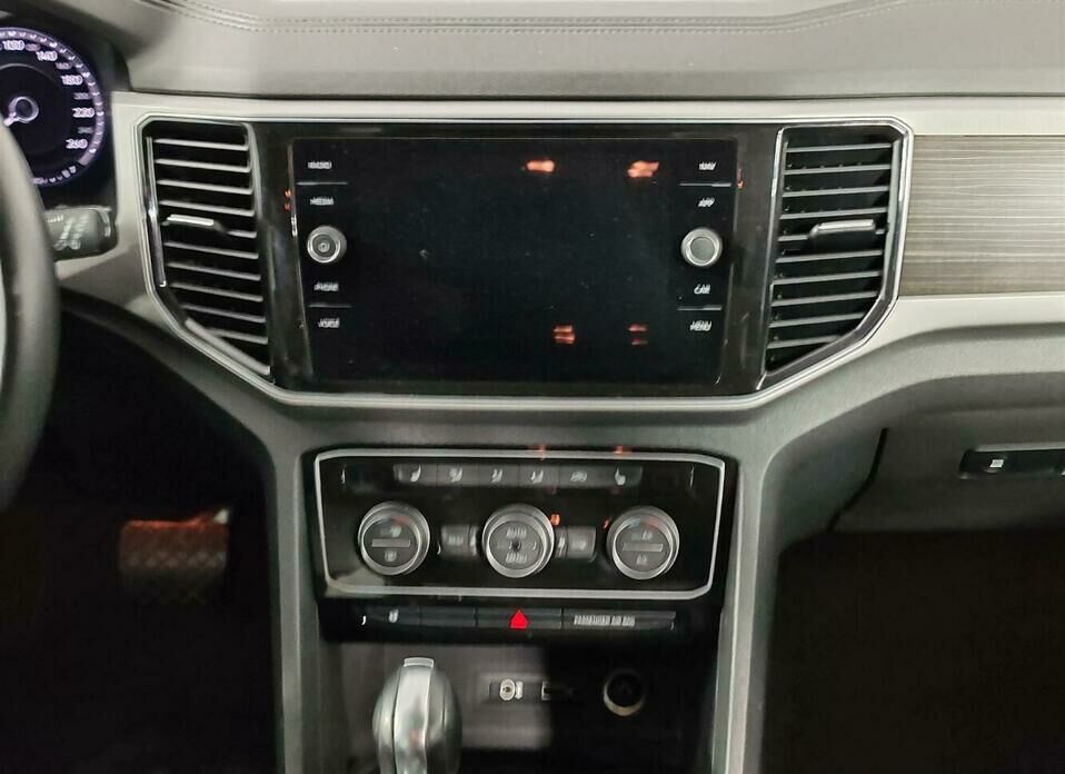 Volkswagen Teramont 2.0 AT (220 л.с.) 4WD