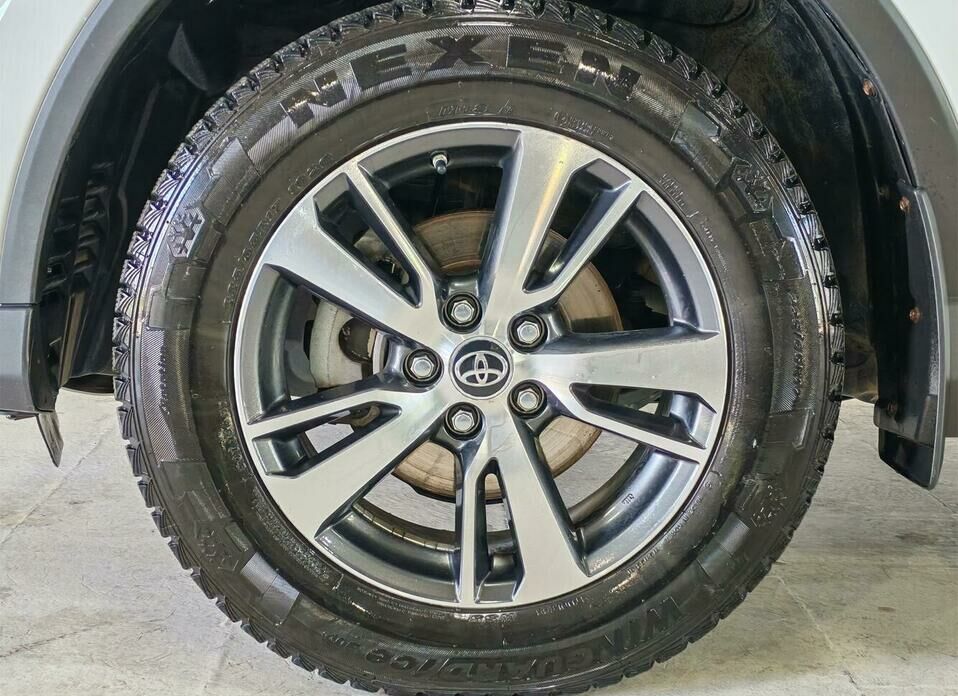 Toyota RAV4 2.0 CVT (146 л.с.)