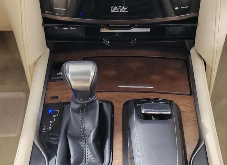 Lexus LX, III Рестайлинг 2 570 5.7 AT (367 л.с.) 4WD