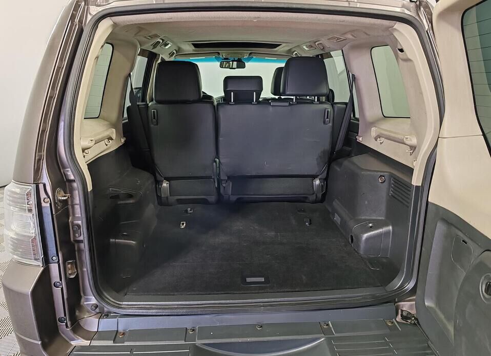 Mitsubishi Pajero, IV Рестайлинг 1 3.2d AT (200 л.с.) 4WD