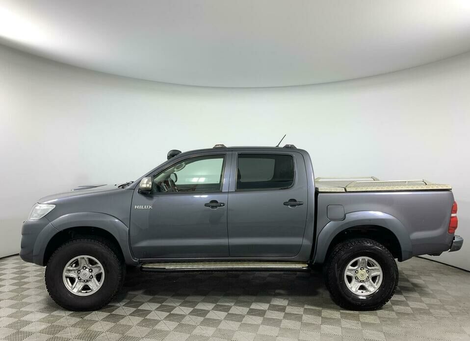 Toyota Hilux 2.5d MT (144 л.с.) 4WD