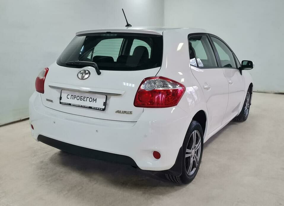 Toyota Auris 1.6 AT (124 л.с.)