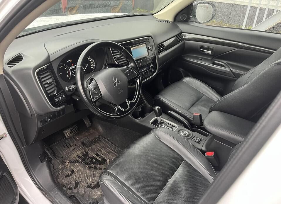 Mitsubishi Outlander, III Рестайлинг 2 2.0 CVT (146 л.с.) 4WD