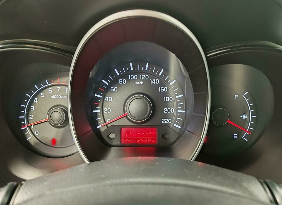 Kia Rio 1.6 AT (123 л.с.)