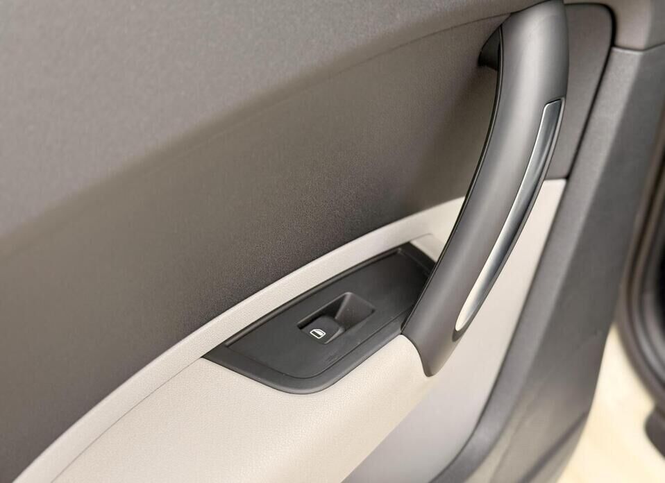 Audi A1, I (8X) 1.4 AMT (122 л.с.)