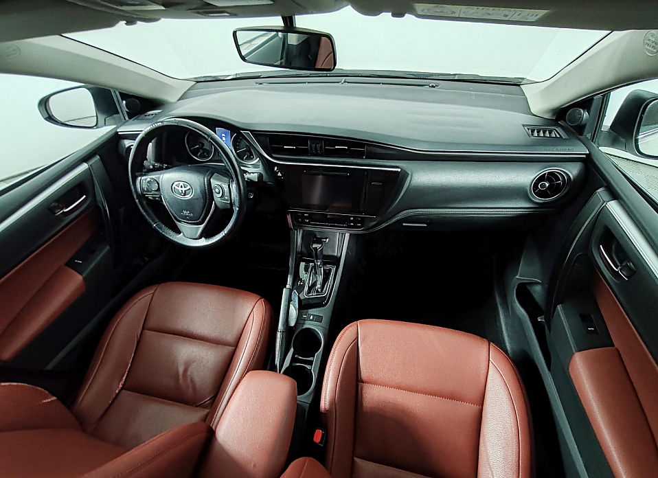 Toyota Corolla, XI (E160, E170) Рестайлинг 1.6 CVT (122 л.с.)