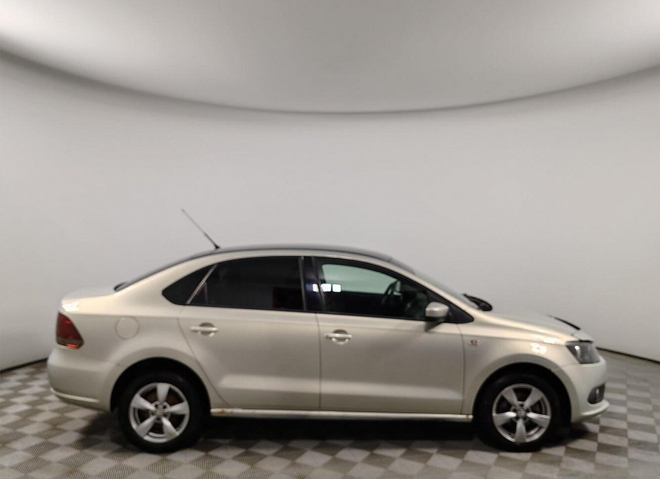 Volkswagen Polo, V 1.6 MT (105 л.с.)