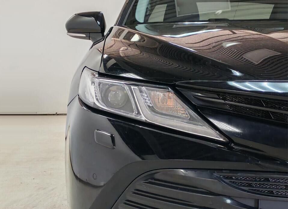 Toyota Camry 2.5 AT (181 л.с.)