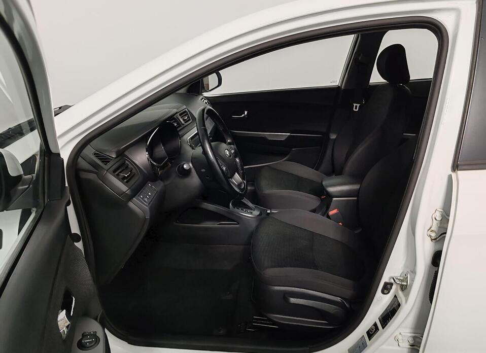 Kia Rio, III 6-speed 1.6 AT (123 л.с.)