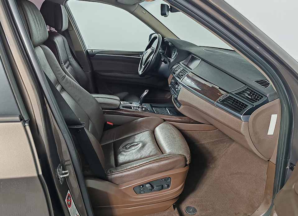 BMW X5, II (E70) Рестайлинг 30d 3.0d AT (245 л.с.) 4WD