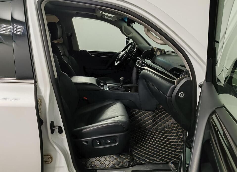 Lexus LX, III Рестайлинг 2 570 5.7 AT (367 л.с.) 4WD