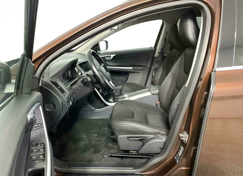 Volvo XC60 2.4d AT (181 л.с.) 4WD