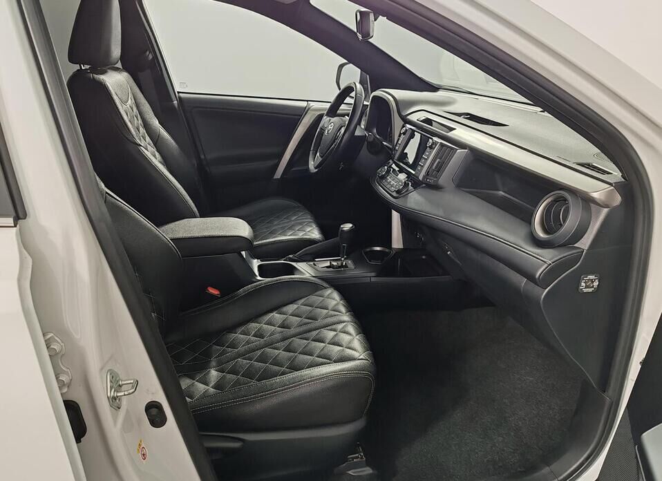 Toyota RAV4, IV (XA40) Рестайлинг 2.0 CVT (146 л.с.) 4WD