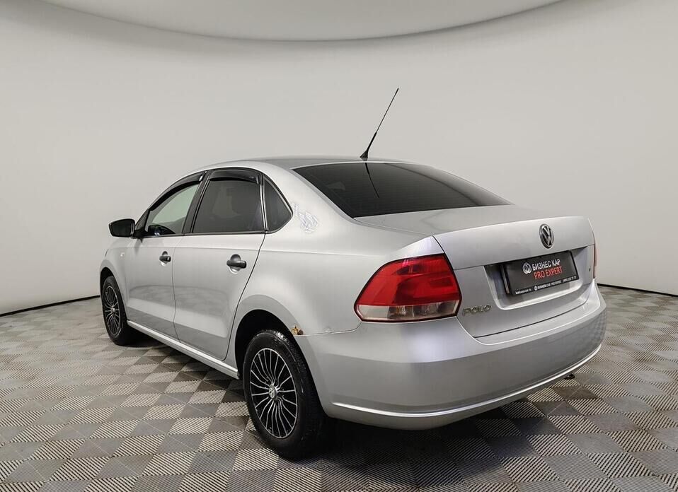 Volkswagen Polo, V 1.6 MT (105 л.с.)