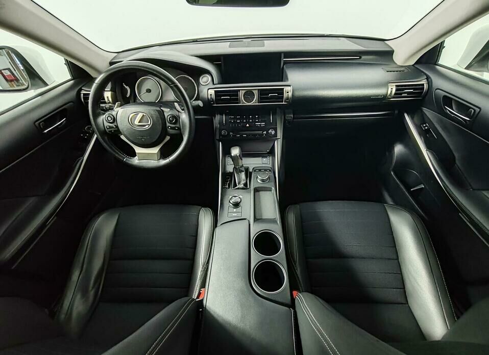 Lexus IS 250 2.5 AT (208 л.с.)