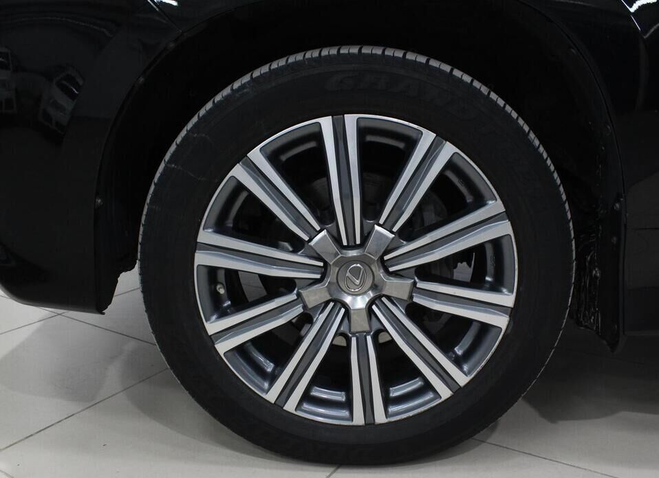 Lexus LX, III Рестайлинг 2 570 5.7 AT (367 л.с.) 4WD