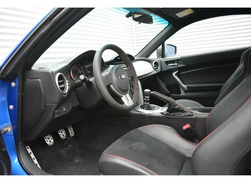 Subaru BRZ 2.0 MT (200 л.с.)