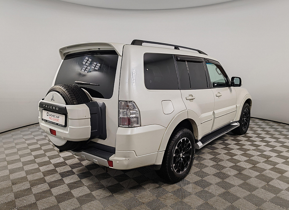 Mitsubishi Pajero, IV Рестайлинг 1 3.2d AT (200 л.с.) 4WD