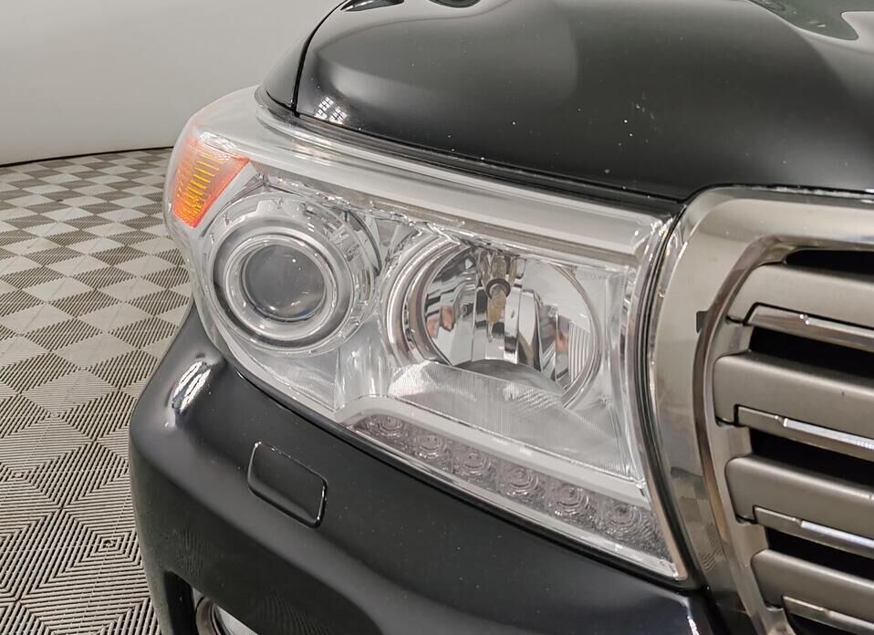 Toyota Land Cruiser, 200 Series Рестайлинг 1 4.5d AT (235 л.с.) 4WD