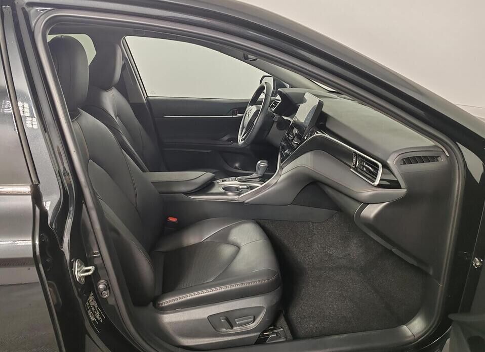 Toyota Camry, VIII (XV70) Рестайлинг 2.5 AT (206 л.с.)
