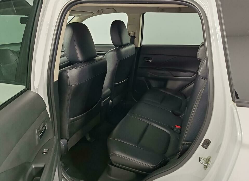 Mitsubishi Outlander 2.4 CVT (167 л.с.) 4WD