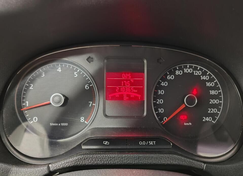 Volkswagen Polo 1.6 MT (105 л.с.)