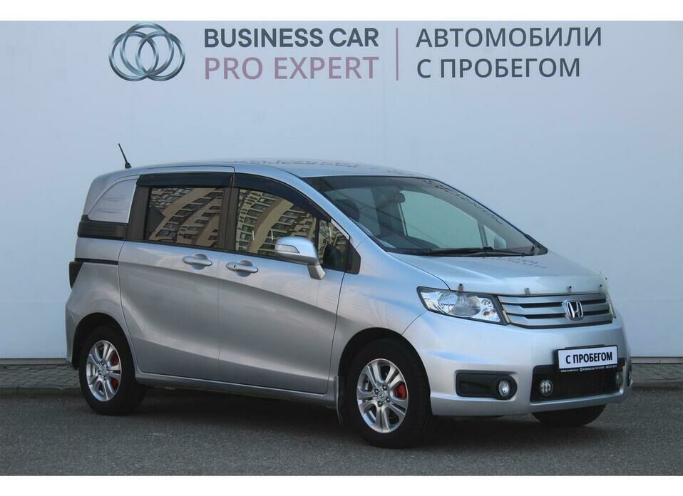 Honda Freed Spike 1.5 CVT (118 л.с.)