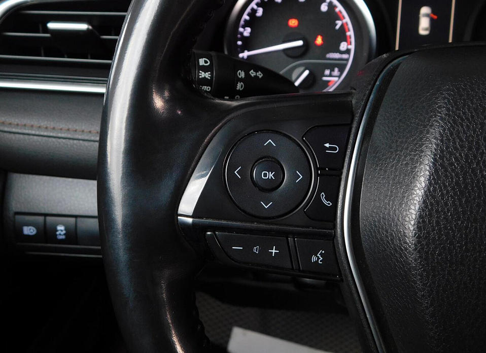 Toyota Camry, VIII (XV70) 2.5 AT (181 л.с.)