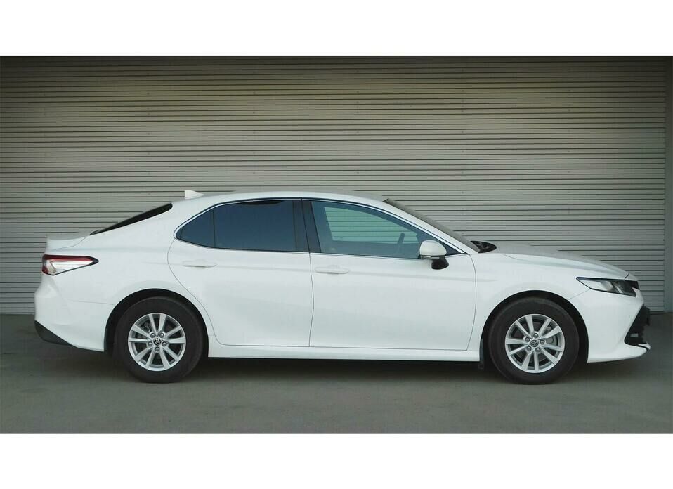 Toyota Camry 2.5 AT (181 л.с.)