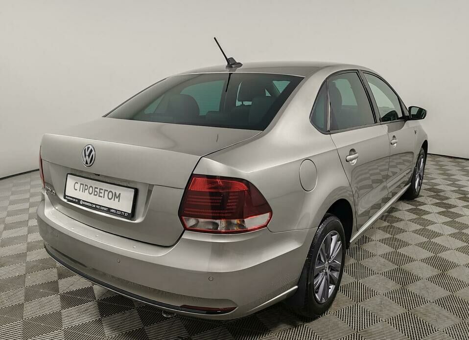 Volkswagen Polo 1.6 AT (110 л.с.)