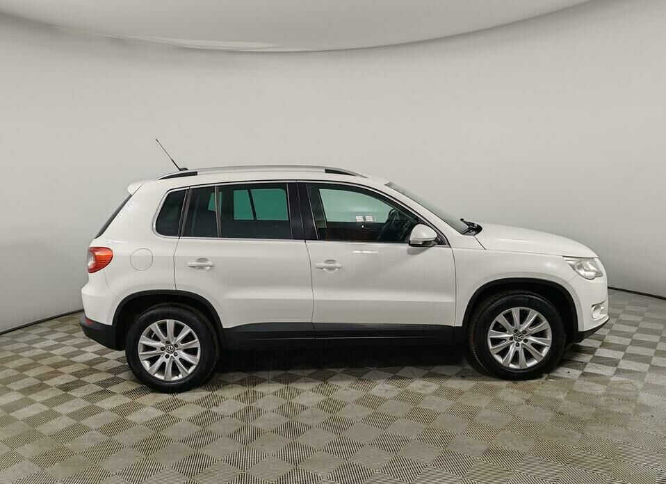 Volkswagen Tiguan 2.0 AT (170 л.с.) 4WD