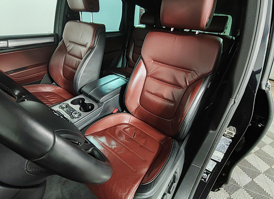 Volkswagen Touareg, II 3.0d AT (245 л.с.) 4WD