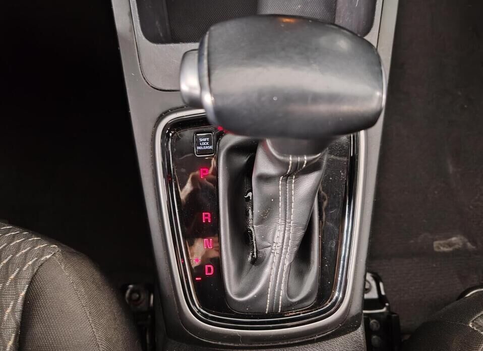 Kia Rio, IV 1.6 AT (123 л.с.)