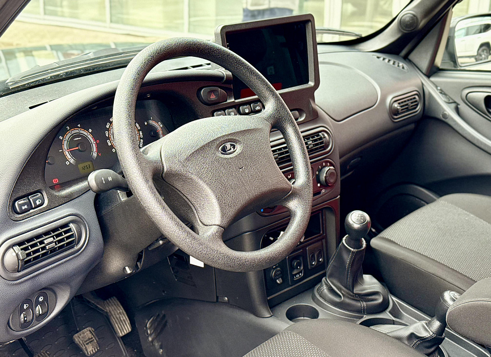 LADA (ВАЗ) Niva Travel, I 1.7 MT (80 л.с.) 4WD