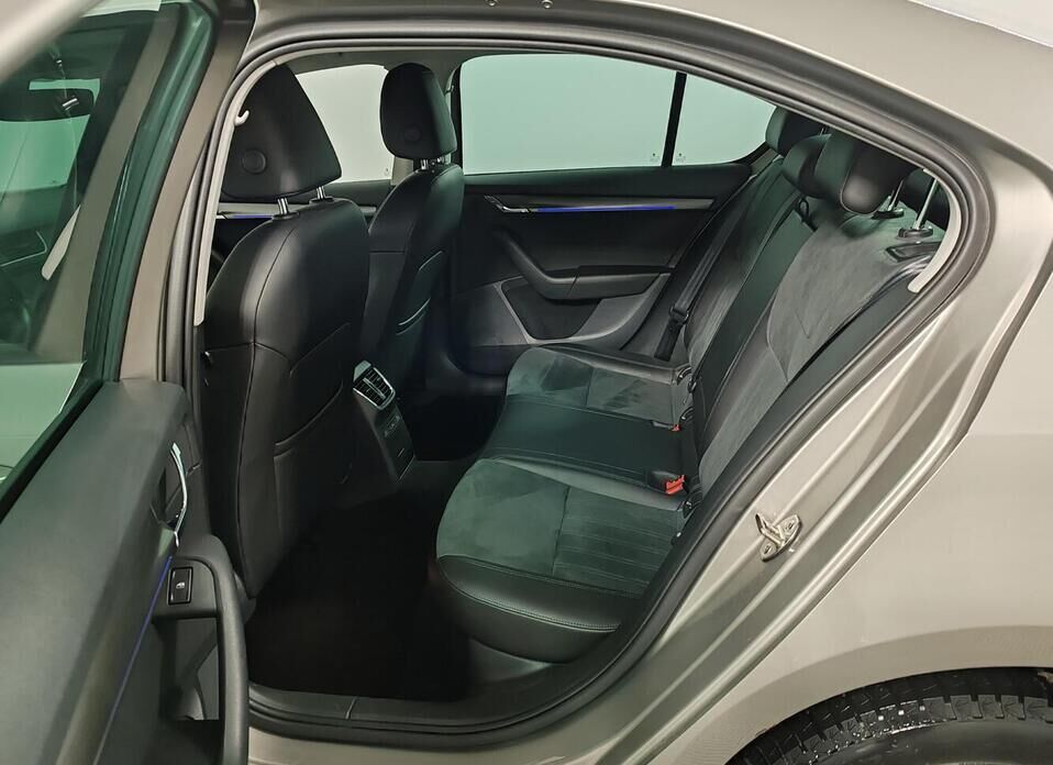 Skoda Octavia, III (A7) Рестайлинг 1.8 AMT (180 л.с.)