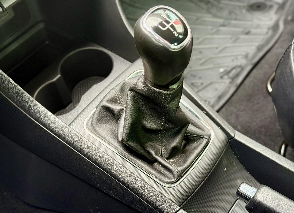 Skoda Rapid, I Рестайлинг 1.6 MT (90 л.с.)