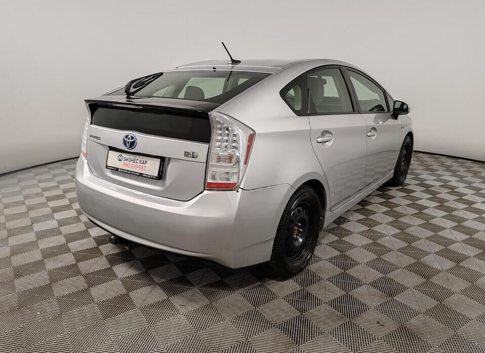 Toyota Prius, III (XW30) 1.8hyb AT (99 л.с.)