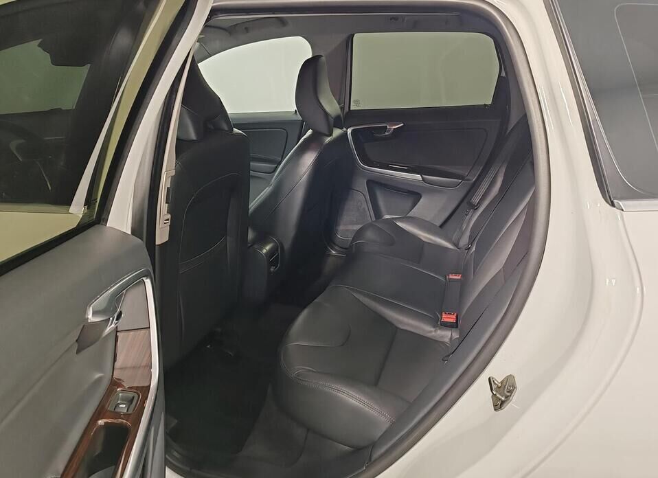 Volvo XC60, I Рестайлинг 2.4d AT (215 л.с.) 4WD