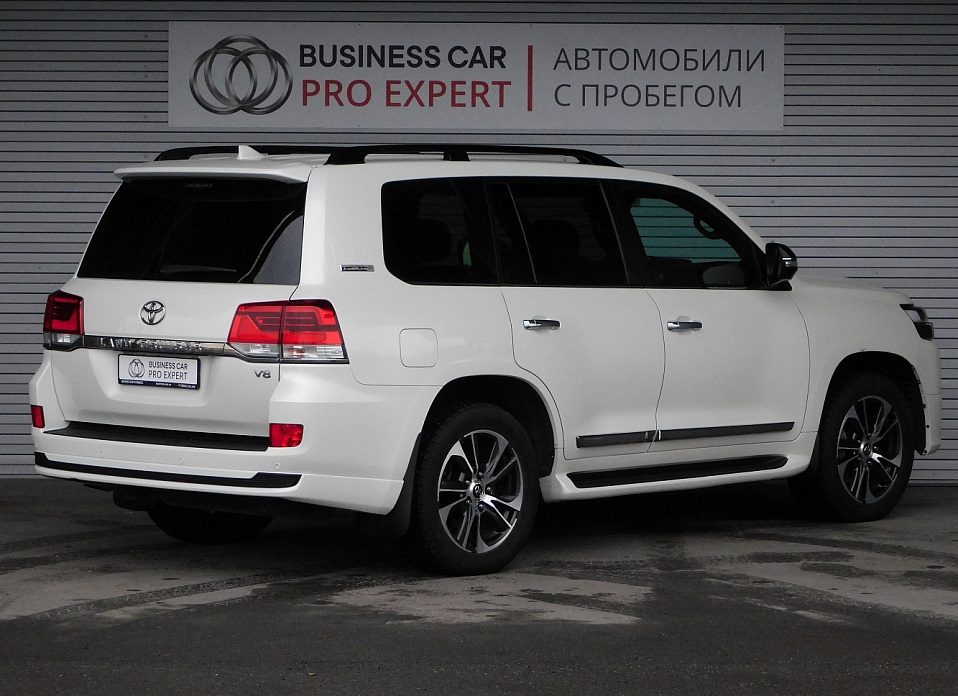Toyota Land Cruiser, 200 Series Рестайлинг 2 4.6 AT (309 л.с.) 4WD