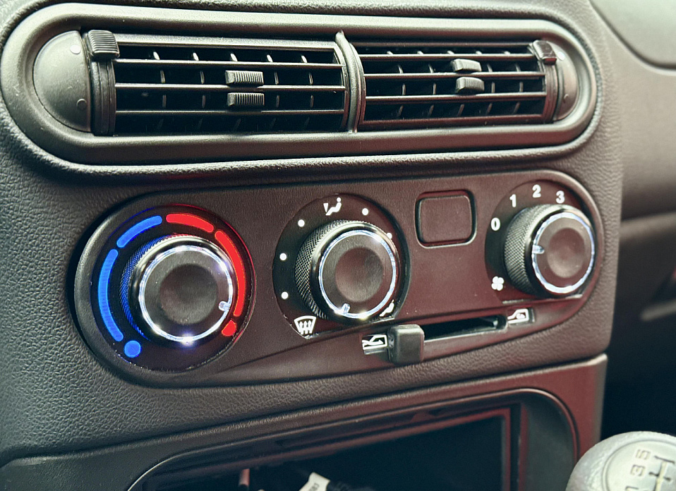 LADA (ВАЗ) Niva Travel, I 1.7 MT (80 л.с.) 4WD