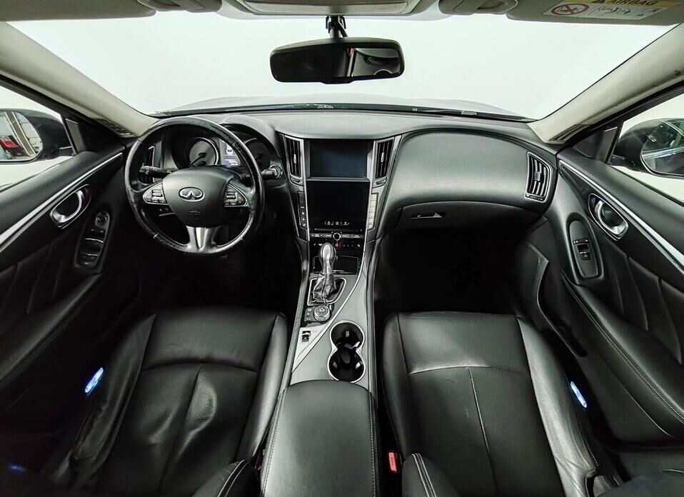 Infiniti Q50, I 2.0 AT (211 л.с.)