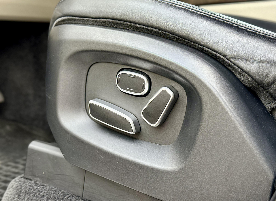 Land Rover Range Rover, IV 4.4d AT (339 л.с.) 4WD