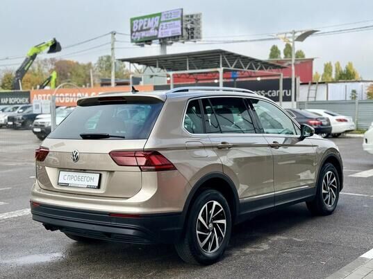 Volkswagen Tiguan, 2018 г., 188 142 км