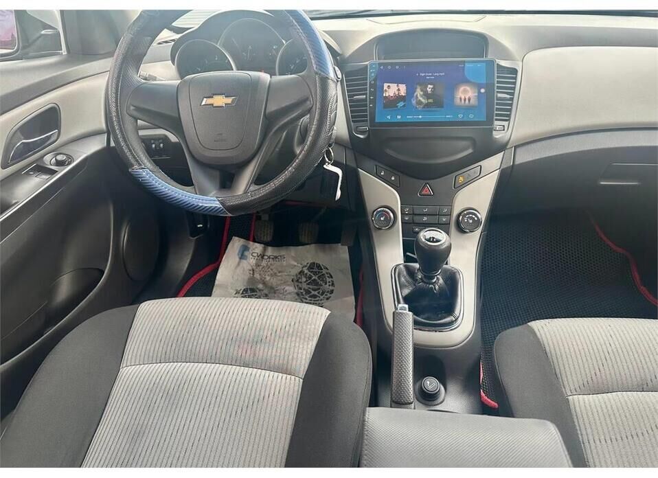 Chevrolet Cruze 1.6 MT (109 л.с.)