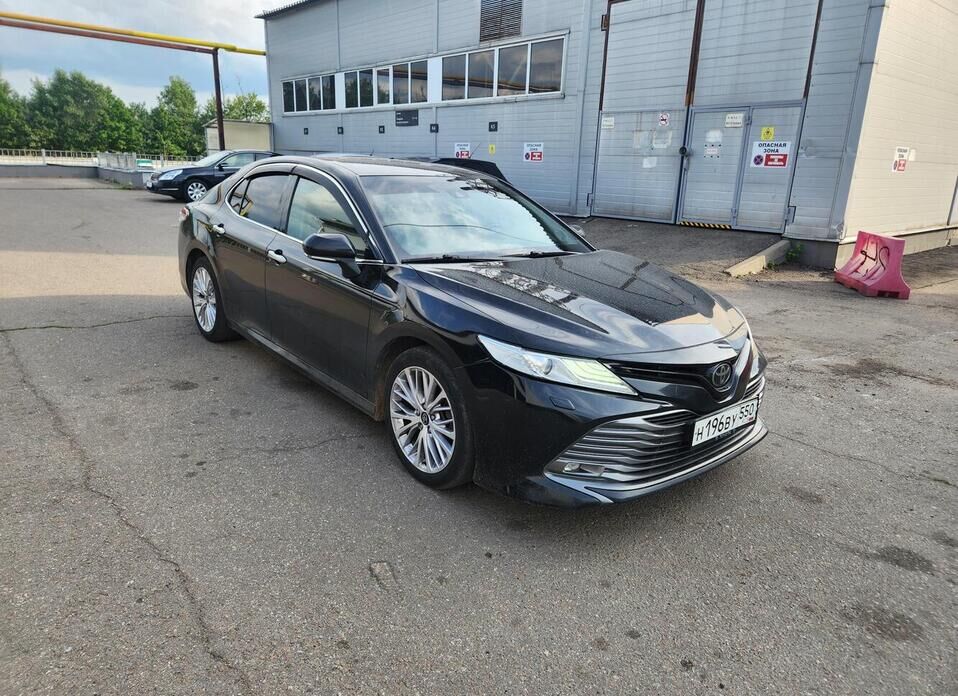 Toyota Camry 2.5 AT (181 л.с.)