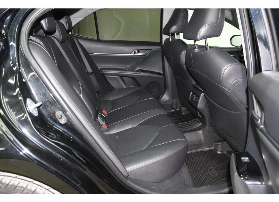 Toyota Camry, VIII (XV70) 2.5 AT (181 л.с.)