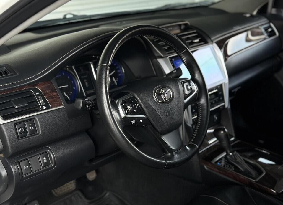 Toyota Camry, VII (XV50) Рестайлинг 2.5 AT (181 л.с.)