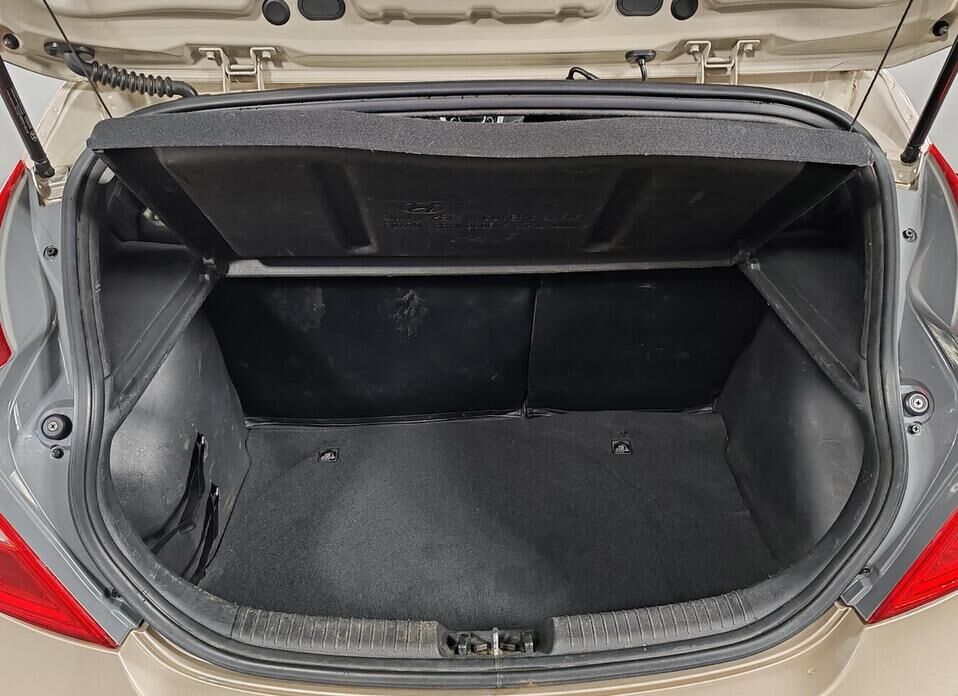 Hyundai Solaris, I 1.6 AT (123 л.с.)